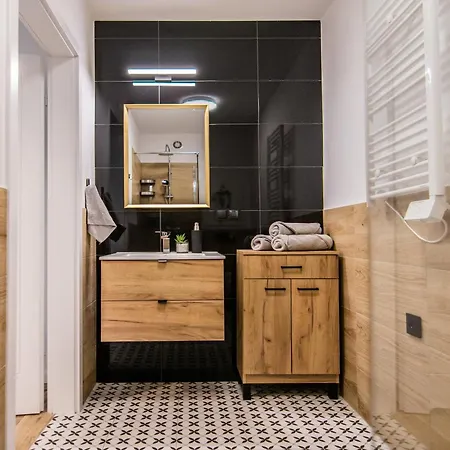 Appartement Monkey - 77 Wigury - Dostep Na Kod - Parking - Smaczna Kawa - Centrum - Blisko Piotrkowska - Galeria - Widok Na - Klimatyzacja - 7 Pietro - Fv Łódź