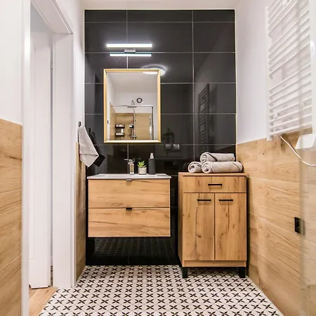 Appartement Monkey - 77 Wigury - Dostep Na Kod - Parking - Smaczna Kawa - Centrum - Blisko Piotrkowska - Galeria - Widok Na - Klimatyzacja - 7 Pietro - Fv *