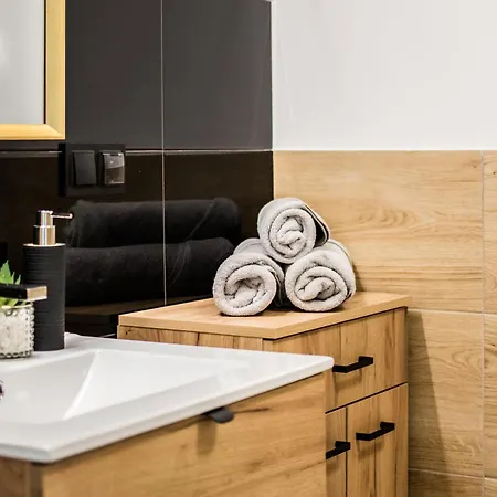 Appartement Monkey - 77 Wigury - Dostep Na Kod - Parking - Smaczna Kawa - Centrum - Blisko Piotrkowska - Galeria - Widok Na - Klimatyzacja - 7 Pietro - Fv *