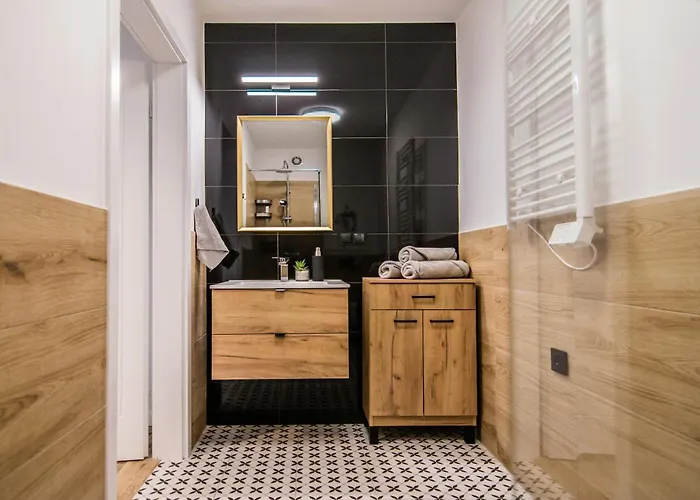 公寓 Monkey - 77 Wigury - Dostep Na Kod - Parking - Smaczna Kawa - Centrum - Blisko Piotrkowska - Galeria - Widok Na - Klimatyzacja - 7 Pietro - Fv 罗兹